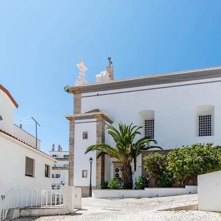 - Old Town Apartament